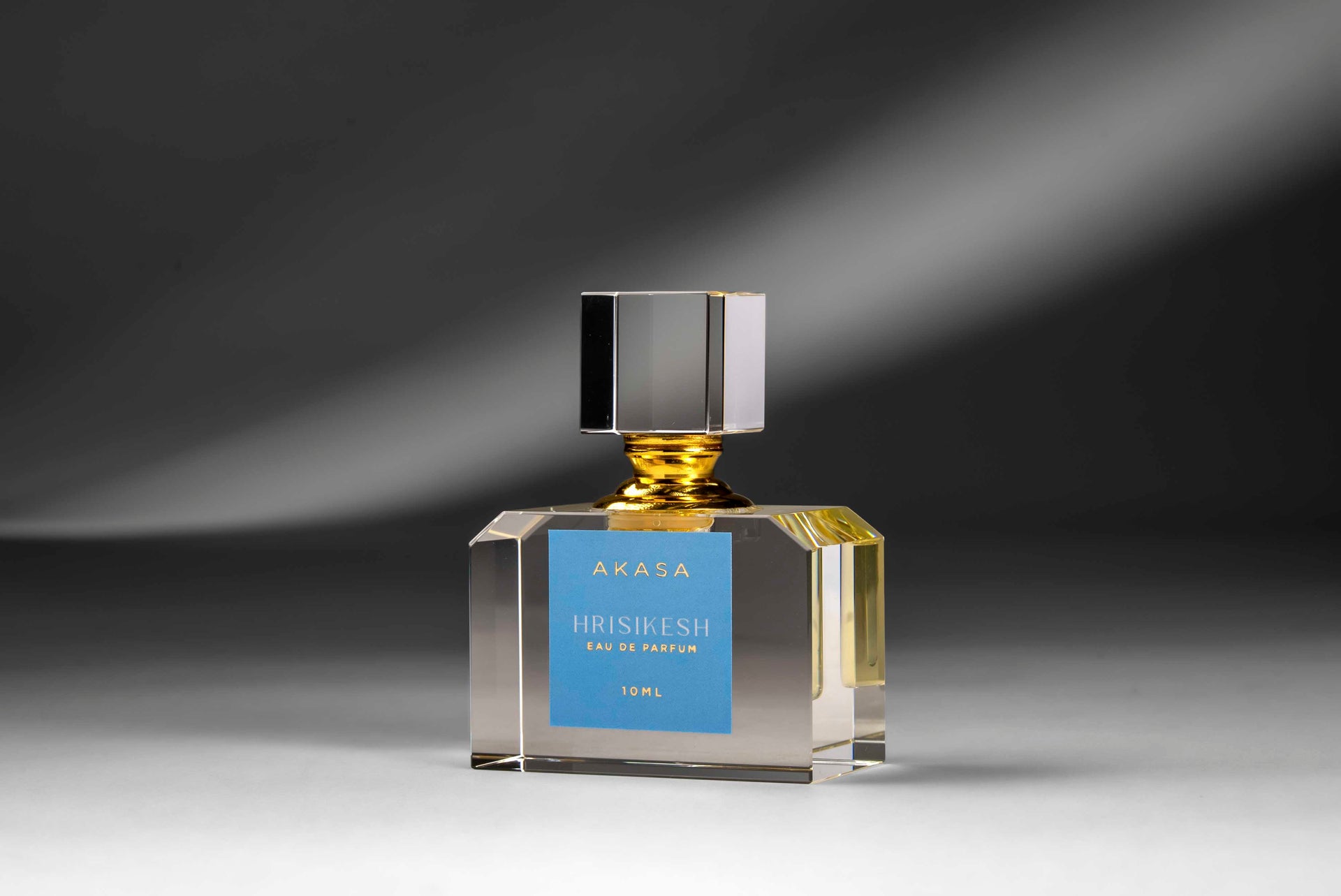 Akasa Attar – Elegant, Floral & Enduring