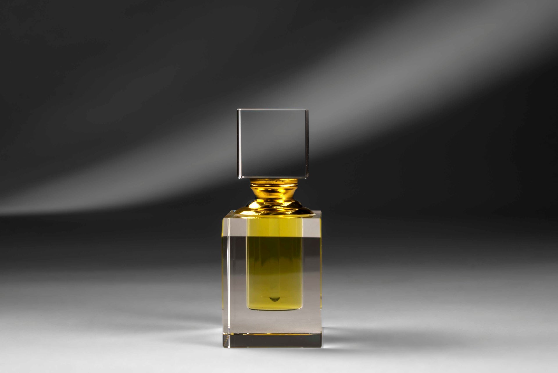 Natural Noor Attar – Fresh, Aquatic & Refined