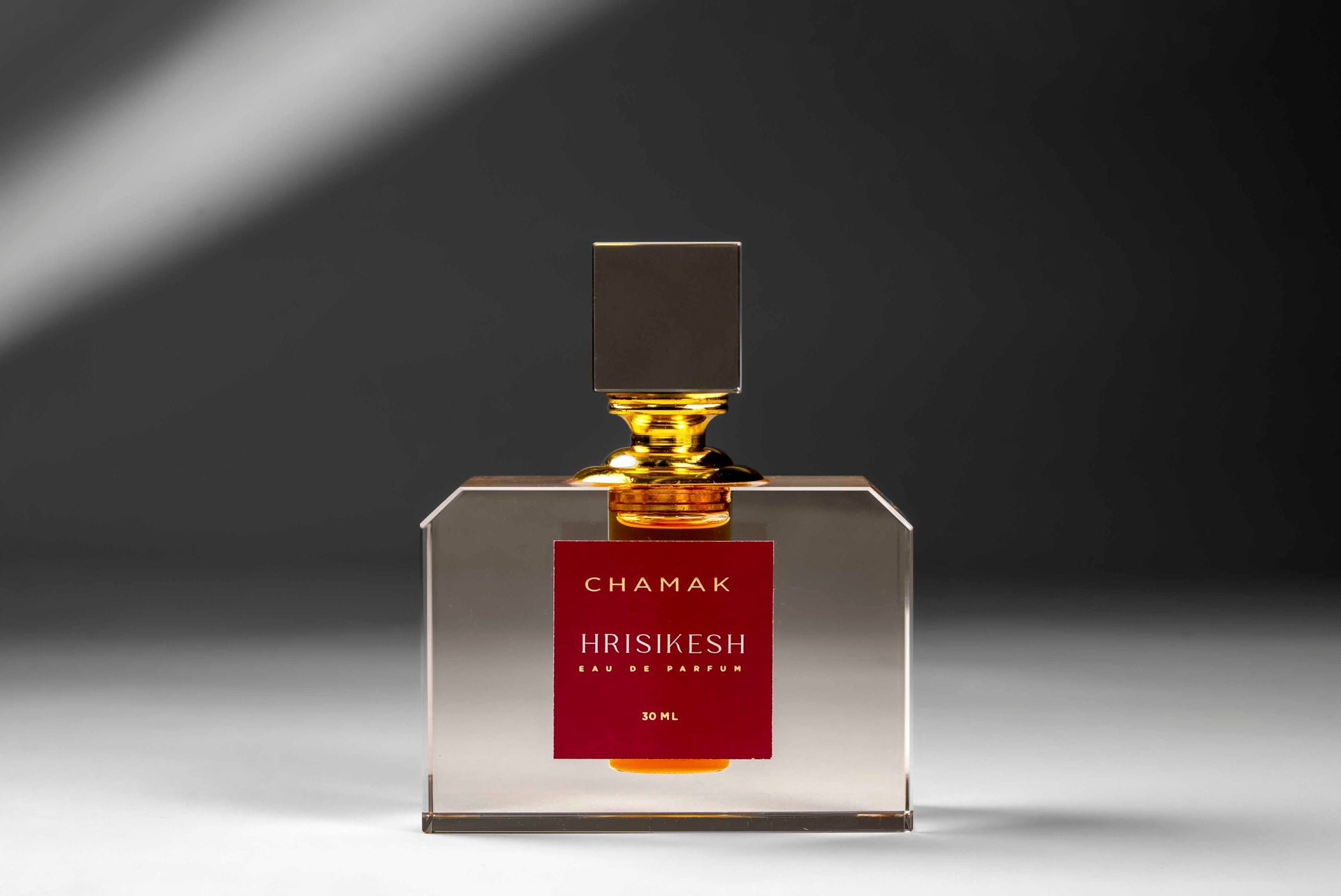 Chamak Oud Attar – Bold, Luxurious & Magnetic