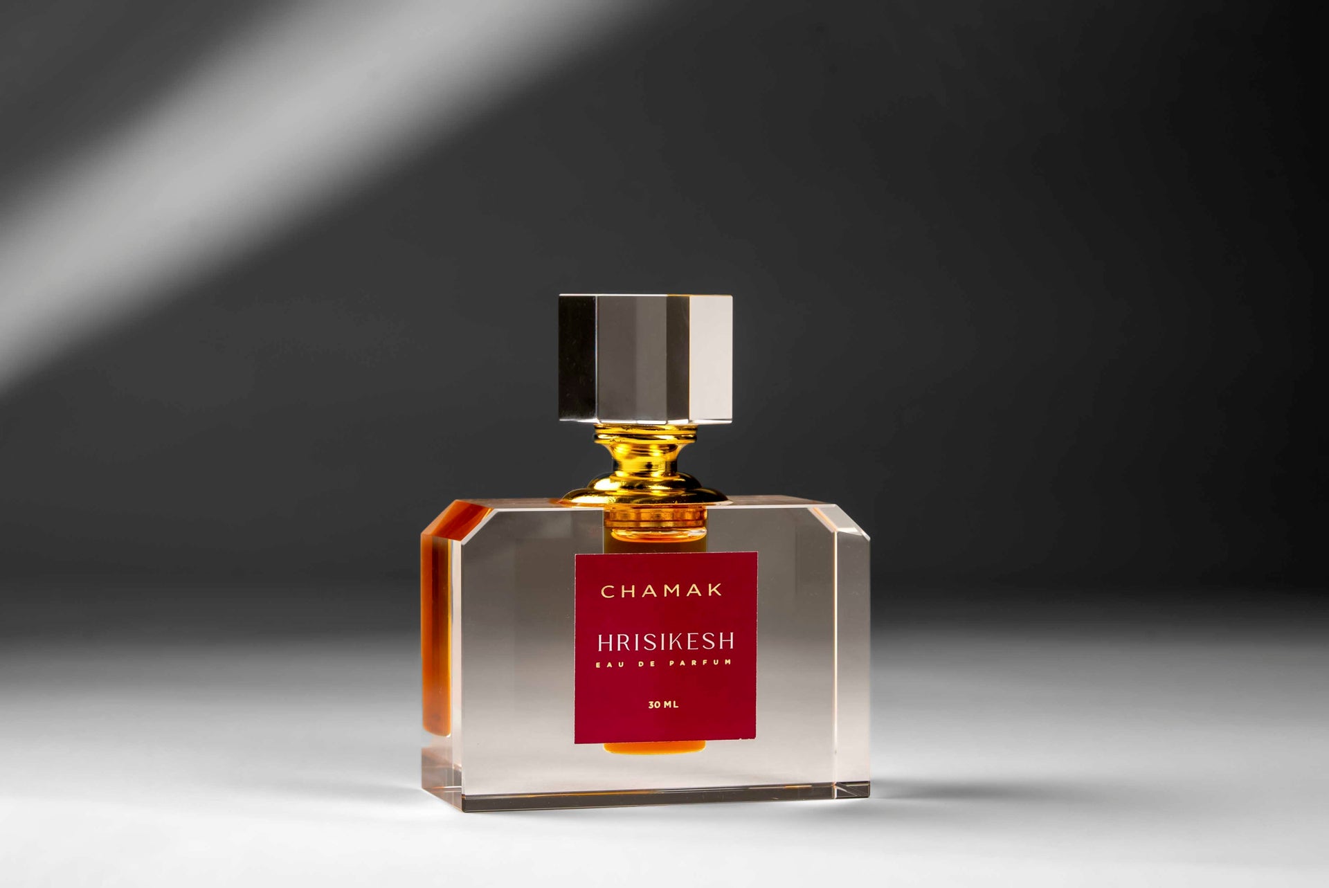 Chamak Oud Attar – Bold, Luxurious & Magnetic