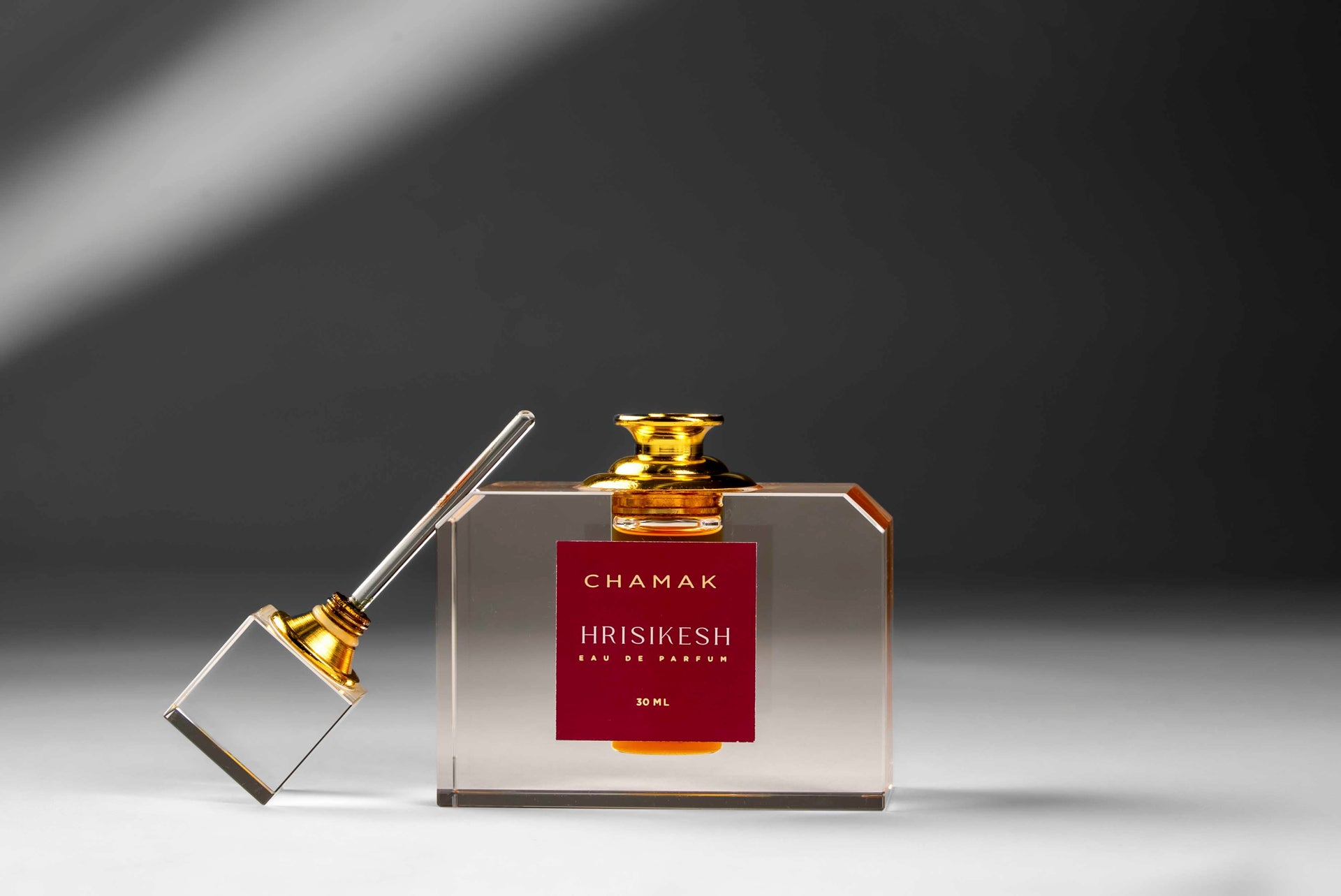Chamak Oud Attar – Bold, Luxurious & Magnetic